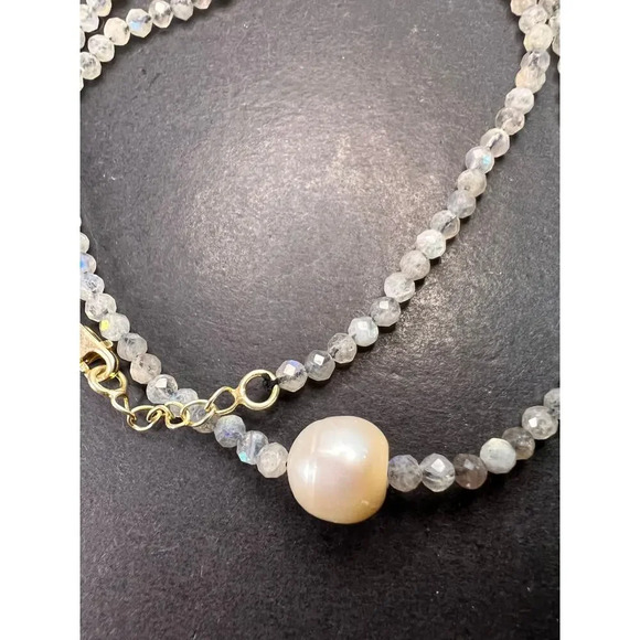 Labradorite and cultured pearl necklace with sterling silver lobster claw clasp - Picture 11 of 11